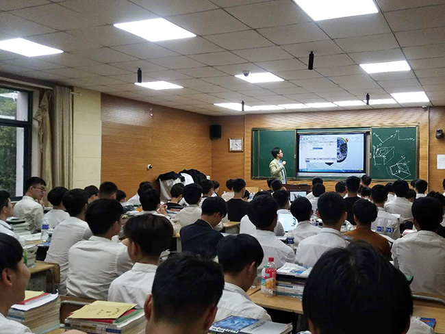 江西学校王老师授课现场展示.jpg